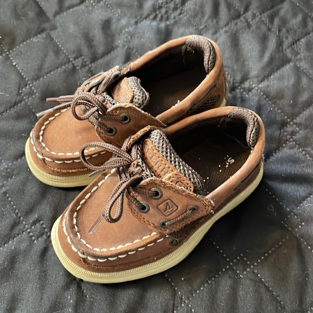 Sperry Top Sider boat shoes. Toddler size 7